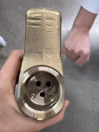 Machine d'usinage de taraudage de forage CNC horizontal à 12 broches pour la production de mélangeurs de robinets de robinets